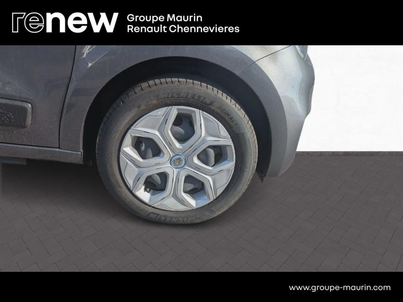 RENAULT Twingo d’occasion à vendre à CHENNEVIÈRES-SUR-MARNE chez ADP - SOVEA 94 (Photo 10)