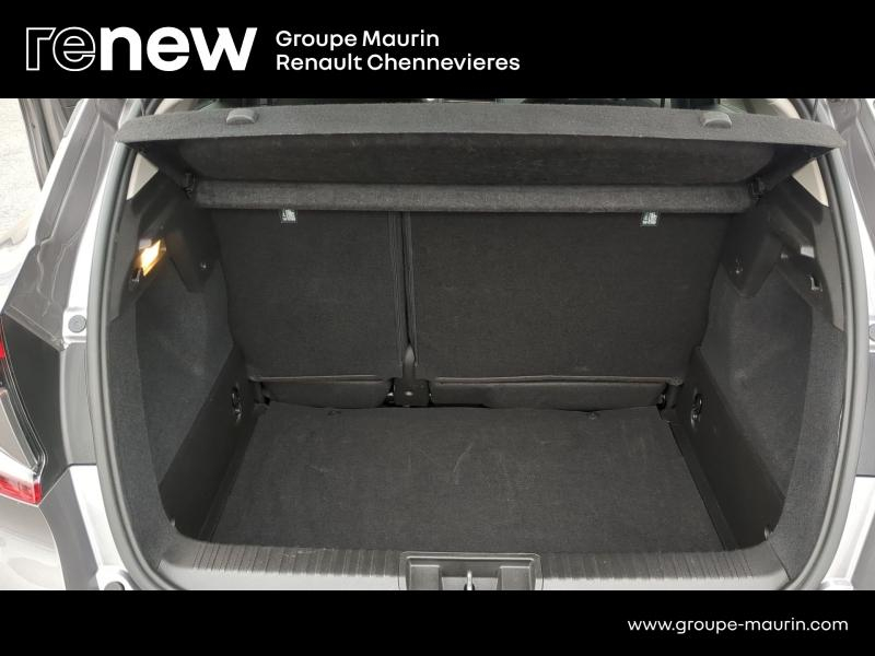 RENAULT Captur d’occasion à vendre à CHENNEVIÈRES-SUR-MARNE chez ADP - SOVEA 94 (Photo 8)