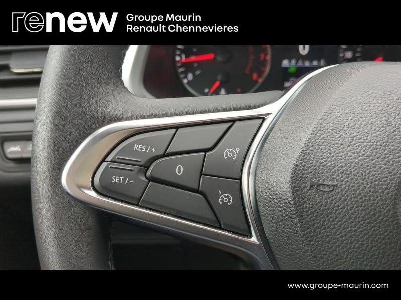 RENAULT Captur d’occasion à vendre à CHENNEVIÈRES-SUR-MARNE chez ADP - SOVEA 94 (Photo 9)