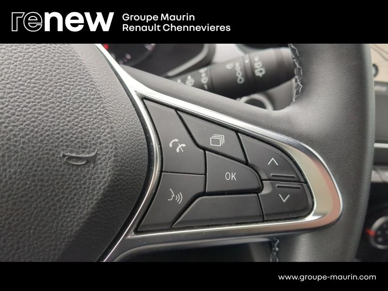 RENAULT Captur d’occasion à vendre à CHENNEVIÈRES-SUR-MARNE chez ADP - SOVEA 94 (Photo 10)