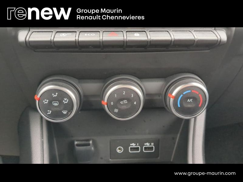 RENAULT Captur d’occasion à vendre à CHENNEVIÈRES-SUR-MARNE chez ADP - SOVEA 94 (Photo 15)