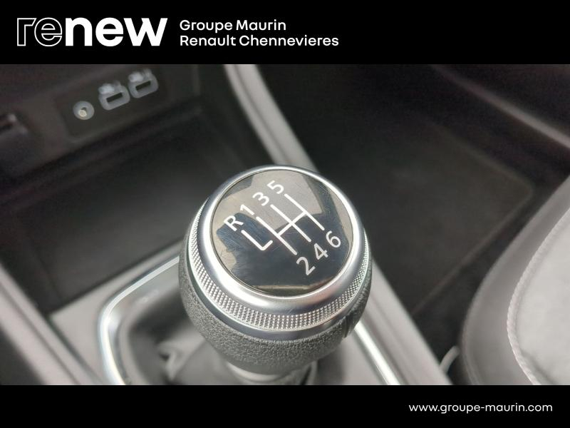 RENAULT Captur d’occasion à vendre à CHENNEVIÈRES-SUR-MARNE chez ADP - SOVEA 94 (Photo 16)