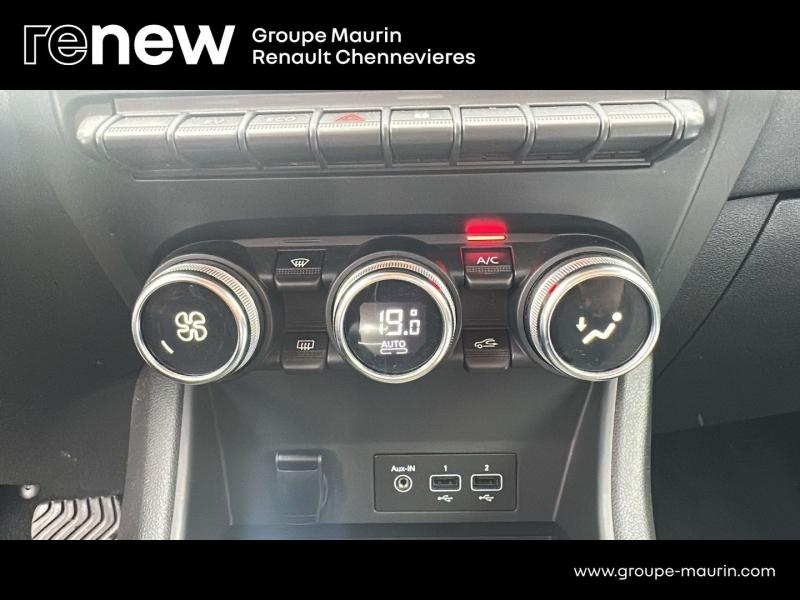 RENAULT Captur d’occasion à vendre à CHENNEVIÈRES-SUR-MARNE chez ADP - SOVEA 94 (Photo 16)