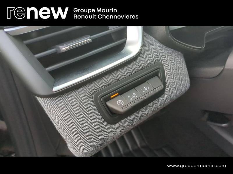 RENAULT Clio d’occasion à vendre à CHENNEVIÈRES-SUR-MARNE chez ADP - SOVEA 94 (Photo 16)