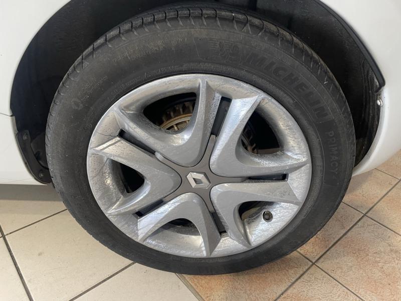 RENAULT Zoe d’occasion à vendre à CHENNEVIÈRES-SUR-MARNE chez ADP - SOVEA 94 (Photo 4)