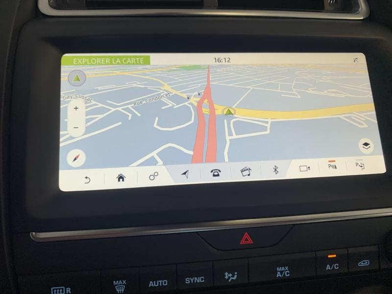 JAGUAR E-Pace d’occasion à vendre à CHENNEVIÈRES-SUR-MARNE chez ADP - SOVEA 94 (Photo 17)