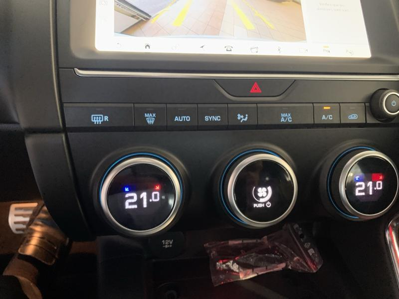 JAGUAR E-Pace d’occasion à vendre à CHENNEVIÈRES-SUR-MARNE chez ADP - SOVEA 94 (Photo 20)