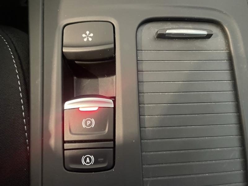 RENAULT Megane d’occasion à vendre à CHENNEVIÈRES-SUR-MARNE chez ADP - SOVEA 94 (Photo 16)