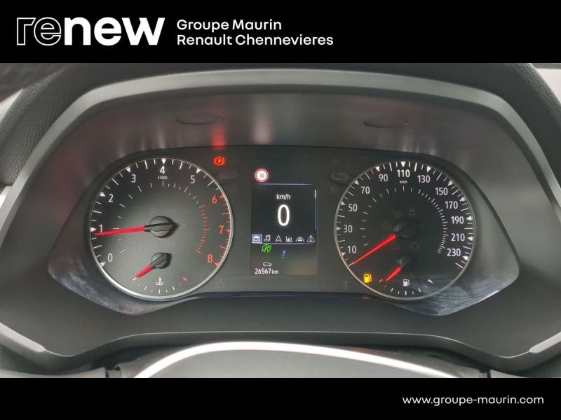 RENAULT Captur d’occasion à vendre à CHENNEVIÈRES-SUR-MARNE chez ADP - SOVEA 94 (Photo 9)