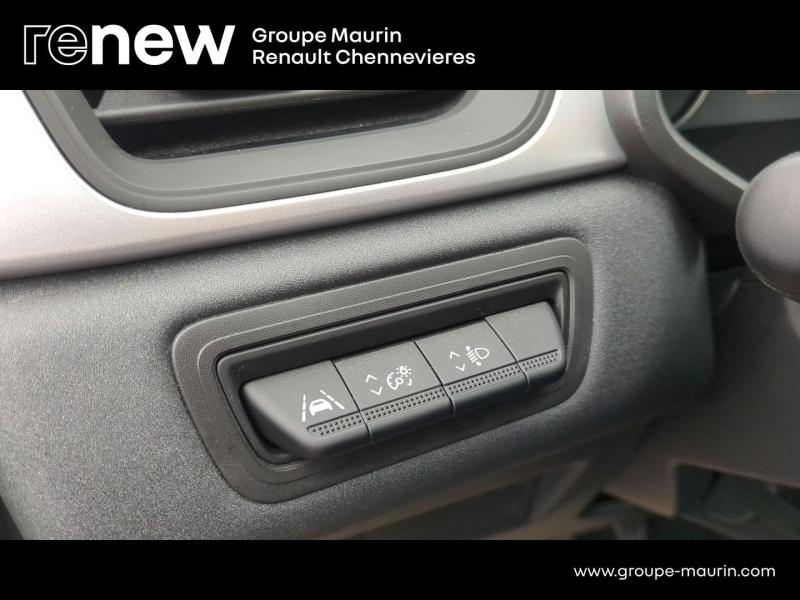 RENAULT Captur d’occasion à vendre à CHENNEVIÈRES-SUR-MARNE chez ADP - SOVEA 94 (Photo 15)