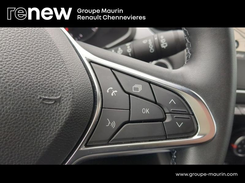 RENAULT Captur d’occasion à vendre à CHENNEVIÈRES-SUR-MARNE chez ADP - SOVEA 94 (Photo 18)