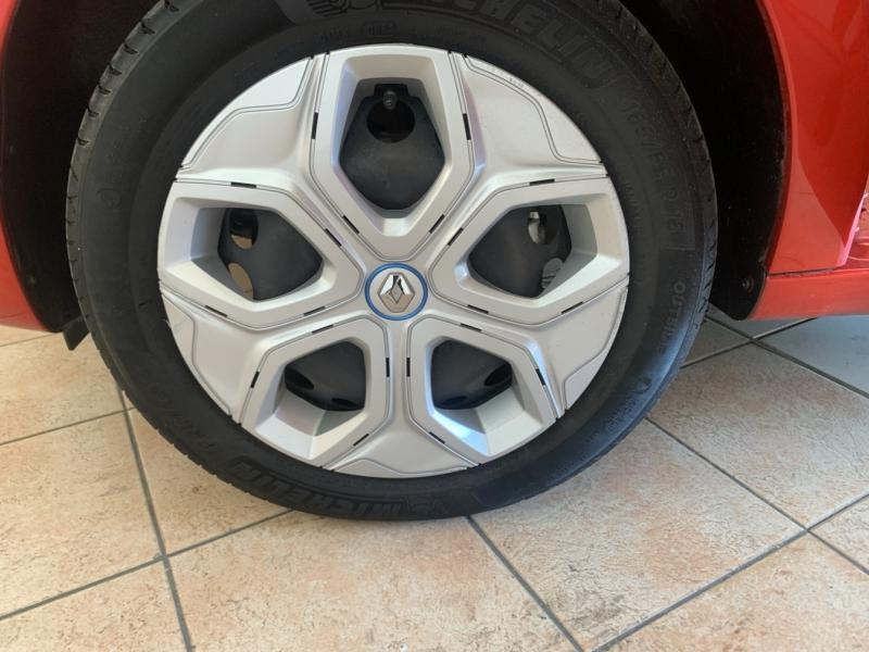 RENAULT Twingo d’occasion à vendre à CHENNEVIÈRES-SUR-MARNE chez ADP - SOVEA 94 (Photo 18)