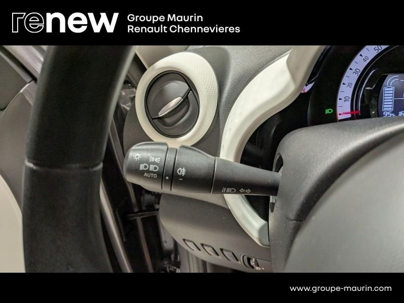 RENAULT Twingo d’occasion à vendre à CHENNEVIÈRES-SUR-MARNE chez ADP - SOVEA 94 (Photo 17)