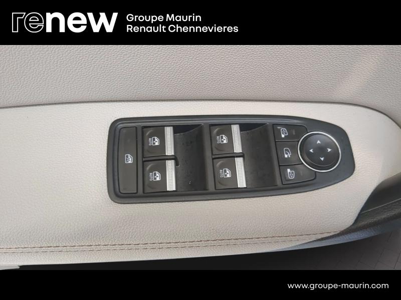 RENAULT Captur d’occasion à vendre à CHENNEVIÈRES-SUR-MARNE chez ADP - SOVEA 94 (Photo 13)