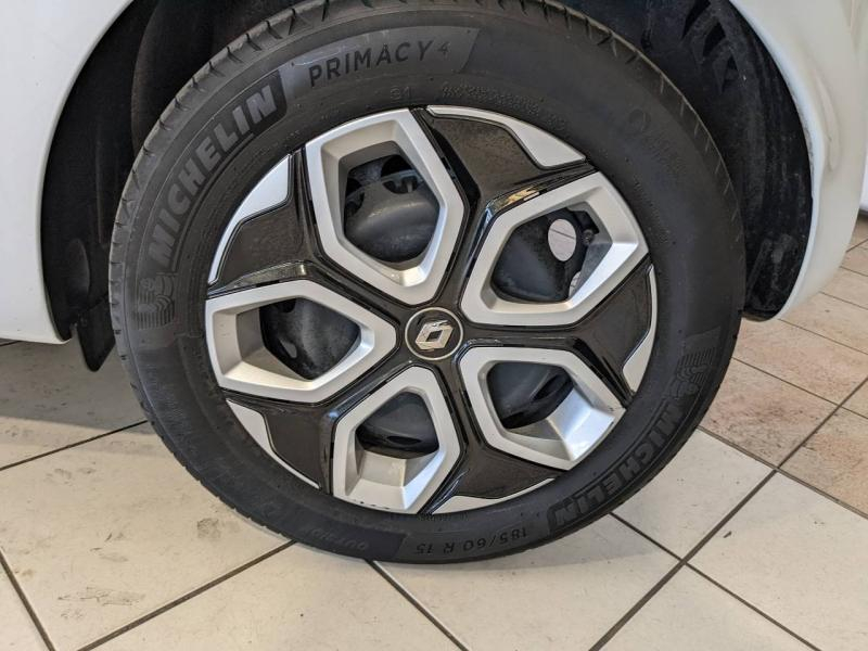 RENAULT Twingo d’occasion à vendre à CHENNEVIÈRES-SUR-MARNE chez ADP - SOVEA 94 (Photo 12)