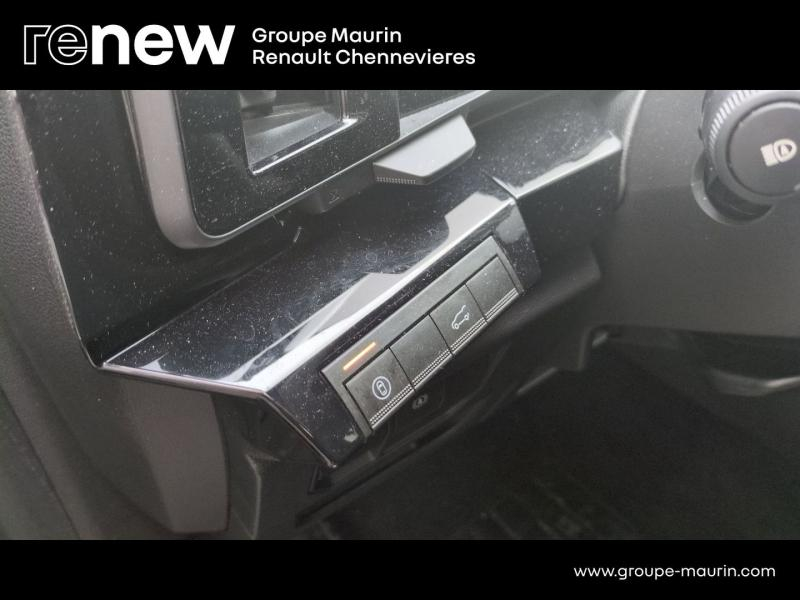 RENAULT  d’occasion à vendre à CHENNEVIÈRES-SUR-MARNE chez ADP - SOVEA 94 (Photo 17)
