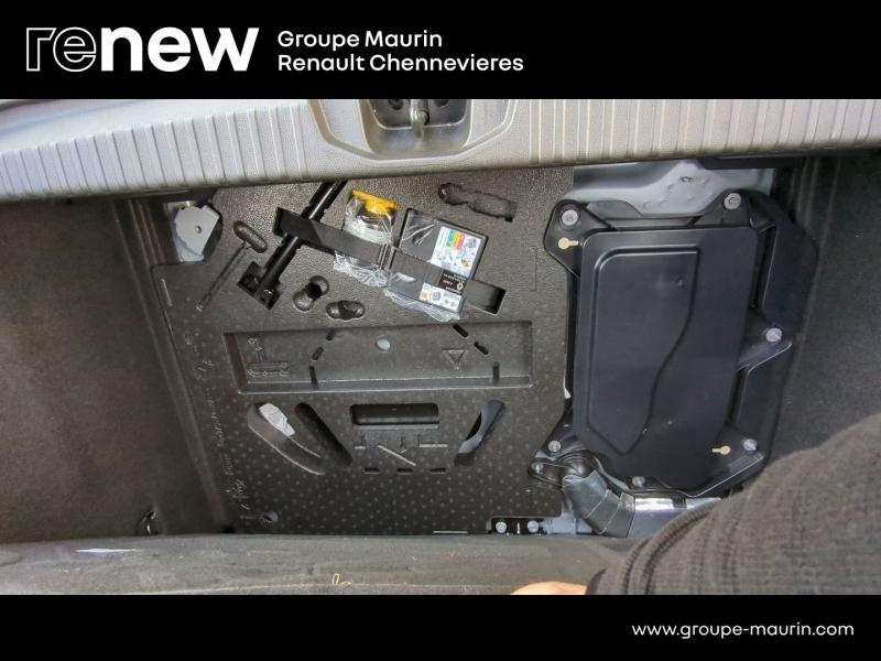 RENAULT Clio d’occasion à vendre à CHENNEVIÈRES-SUR-MARNE chez ADP - SOVEA 94 (Photo 11)