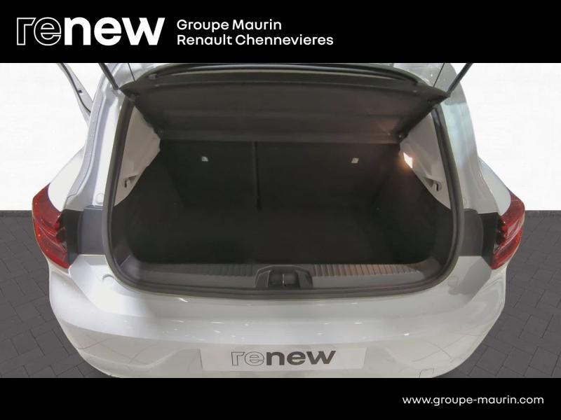 RENAULT Clio d’occasion à vendre à CHENNEVIÈRES-SUR-MARNE chez ADP - SOVEA 94 (Photo 12)