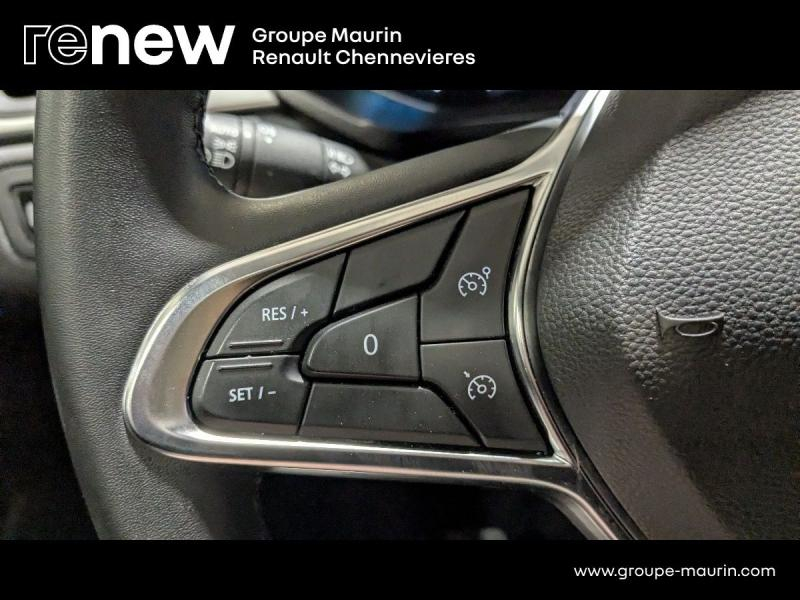 RENAULT Captur d’occasion à vendre à CHENNEVIÈRES-SUR-MARNE chez ADP - SOVEA 94 (Photo 15)