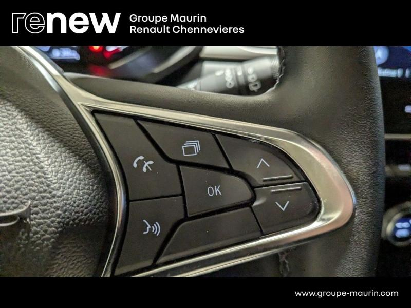 RENAULT Captur d’occasion à vendre à CHENNEVIÈRES-SUR-MARNE chez ADP - SOVEA 94 (Photo 16)