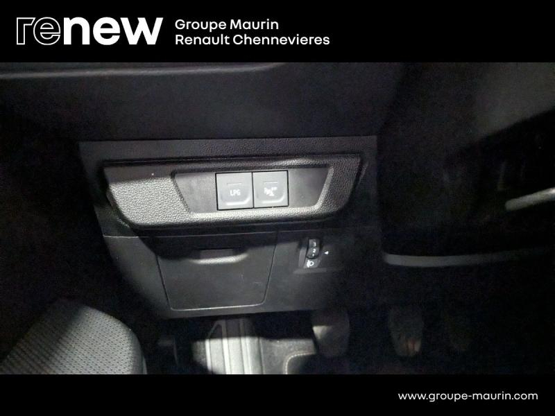 DACIA Sandero d’occasion à vendre à CHENNEVIÈRES-SUR-MARNE chez ADP - SOVEA 94 (Photo 19)