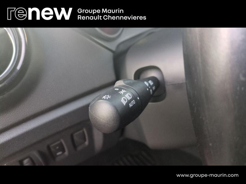 RENAULT Captur d’occasion à vendre à CHENNEVIÈRES-SUR-MARNE chez ADP - SOVEA 94 (Photo 17)