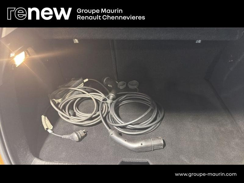 RENAULT Captur d’occasion à vendre à CHENNEVIÈRES-SUR-MARNE chez ADP - SOVEA 94 (Photo 14)