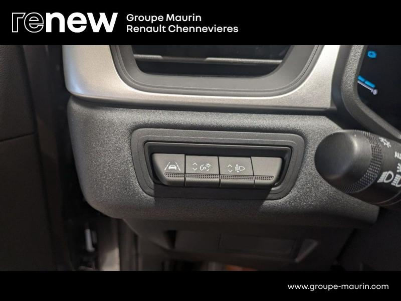 RENAULT Captur d’occasion à vendre à CHENNEVIÈRES-SUR-MARNE chez ADP - SOVEA 94 (Photo 17)