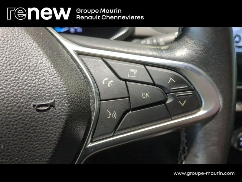 RENAULT Captur d’occasion à vendre à CHENNEVIÈRES-SUR-MARNE chez ADP - SOVEA 94 (Photo 17)