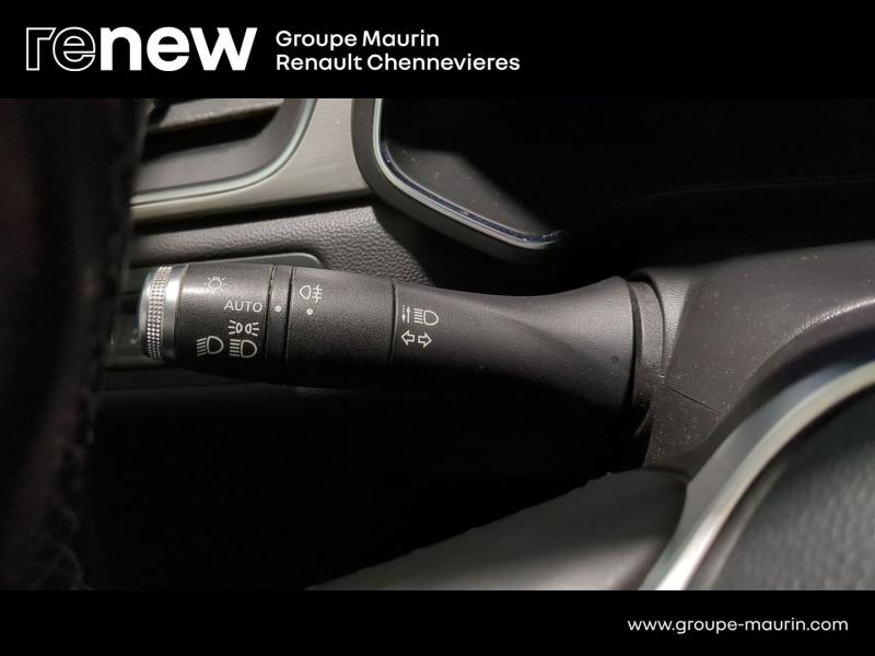 RENAULT Captur d’occasion à vendre à CHENNEVIÈRES-SUR-MARNE chez ADP - SOVEA 94 (Photo 18)