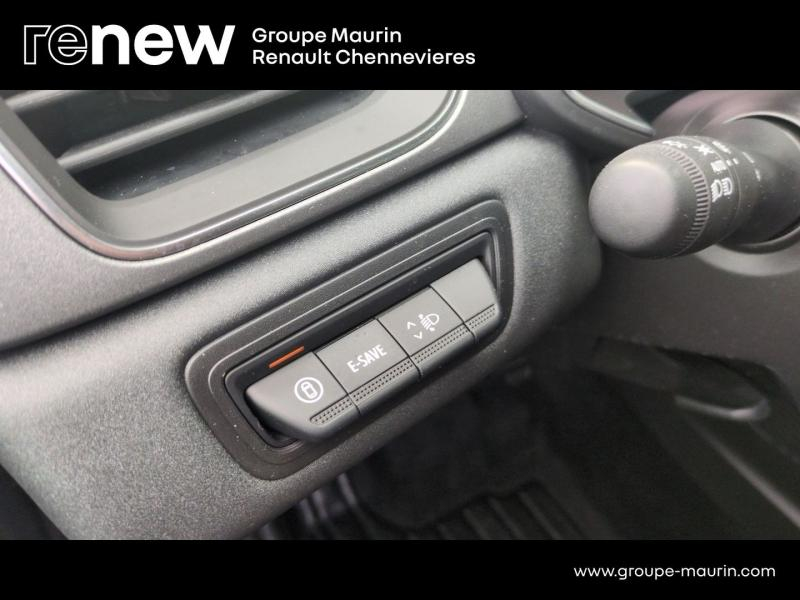 RENAULT Captur d’occasion à vendre à CHENNEVIÈRES-SUR-MARNE chez ADP - SOVEA 94 (Photo 16)
