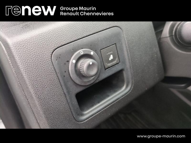 DACIA Duster d’occasion à vendre à CHENNEVIÈRES-SUR-MARNE chez ADP - SOVEA 94 (Photo 15)