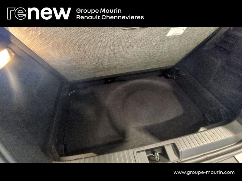 RENAULT Captur d’occasion à vendre à CHENNEVIÈRES-SUR-MARNE chez ADP - SOVEA 94 (Photo 14)