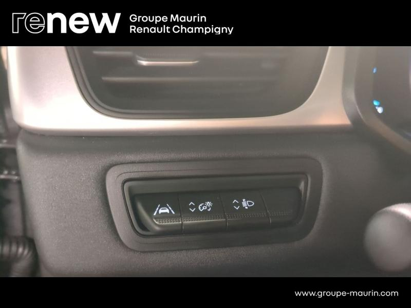 RENAULT Captur d’occasion à vendre à CHENNEVIÈRES-SUR-MARNE chez ADP - SOVEA 94 (Photo 18)