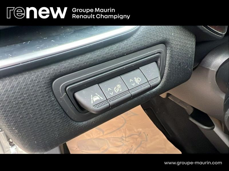 RENAULT Clio d’occasion à vendre à CHENNEVIÈRES-SUR-MARNE chez ADP - SOVEA 94 (Photo 18)