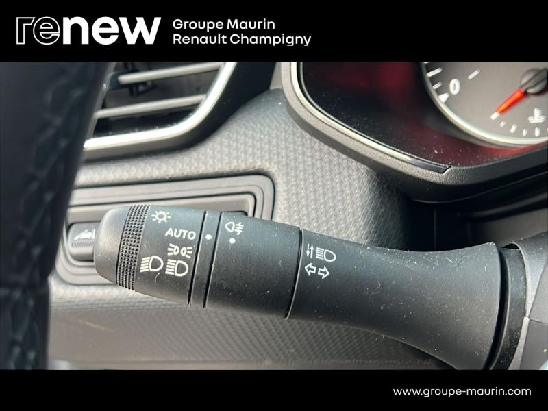 RENAULT Clio d’occasion à vendre à CHENNEVIÈRES-SUR-MARNE chez ADP - SOVEA 94 (Photo 19)