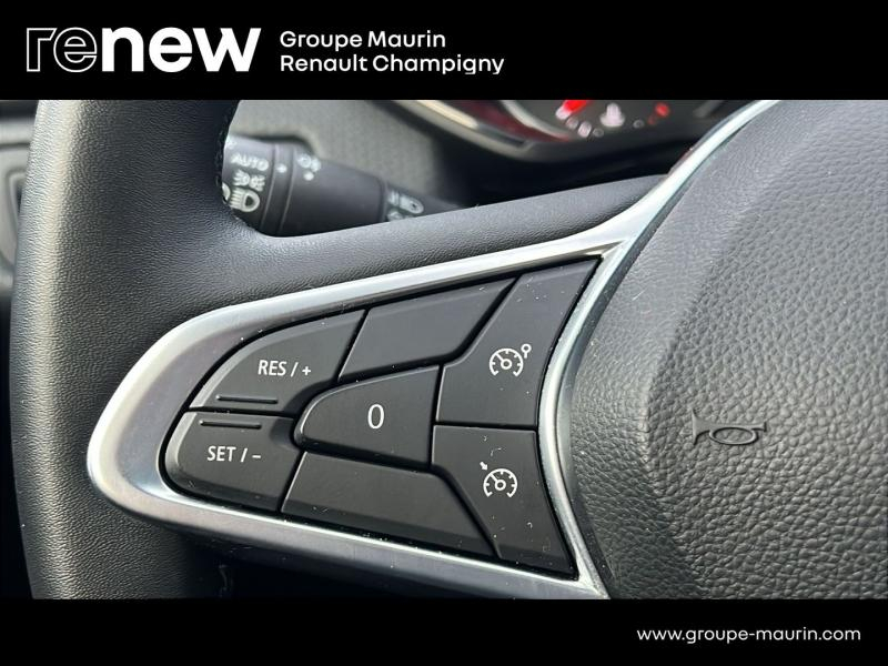 RENAULT Clio d’occasion à vendre à CHENNEVIÈRES-SUR-MARNE chez ADP - SOVEA 94 (Photo 20)