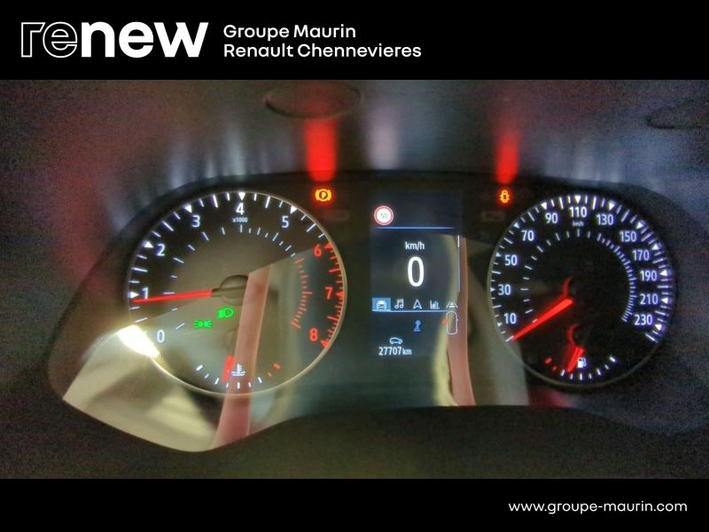 RENAULT Captur d’occasion à vendre à CHENNEVIÈRES-SUR-MARNE chez ADP - SOVEA 94 (Photo 15)