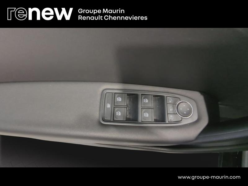 RENAULT Captur d’occasion à vendre à CHENNEVIÈRES-SUR-MARNE chez ADP - SOVEA 94 (Photo 12)