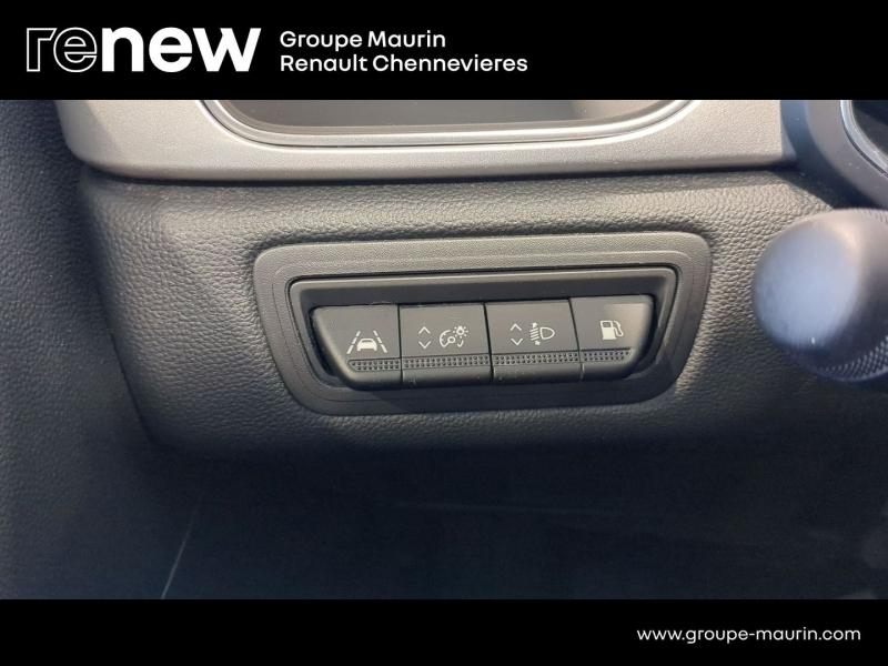 RENAULT Captur d’occasion à vendre à CHENNEVIÈRES-SUR-MARNE chez ADP - SOVEA 94 (Photo 20)