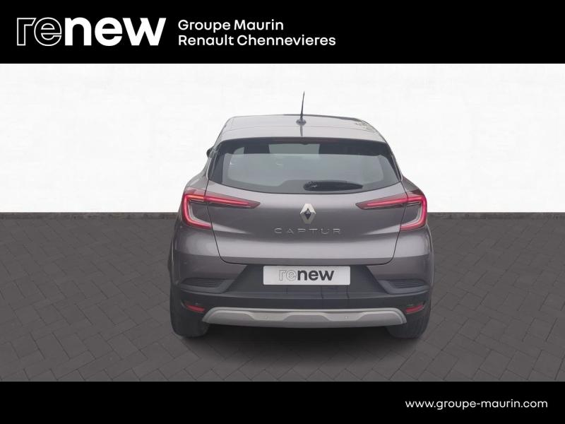 RENAULT Captur d’occasion à vendre à CHENNEVIÈRES-SUR-MARNE chez ADP - SOVEA 94 (Photo 8)