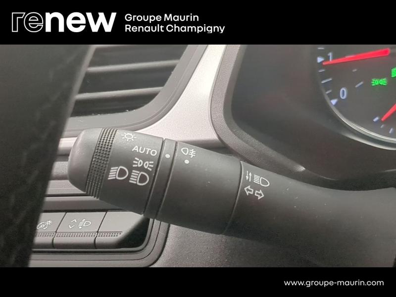 RENAULT Captur d’occasion à vendre à CHENNEVIÈRES-SUR-MARNE chez ADP - SOVEA 94 (Photo 19)