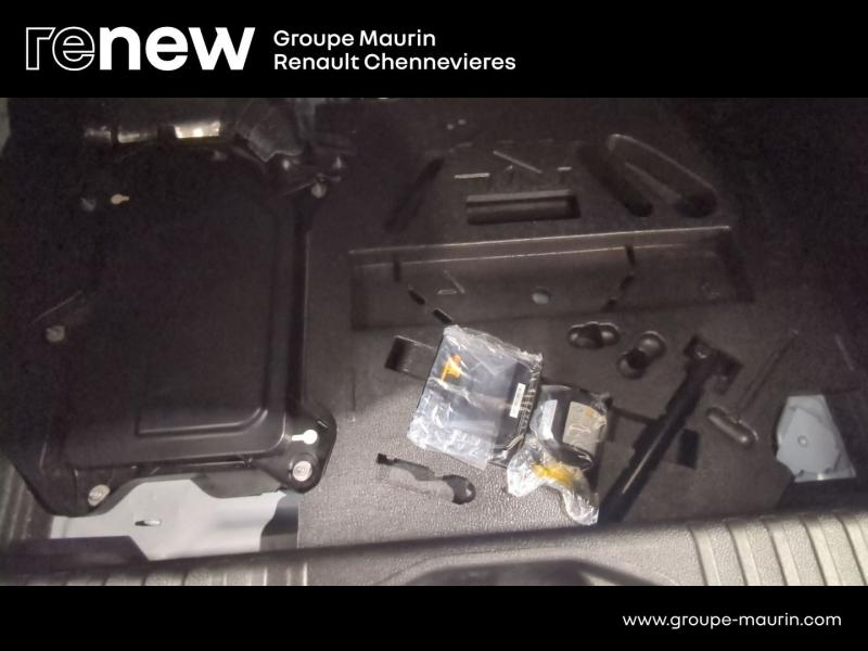 RENAULT Clio d’occasion à vendre à CHENNEVIÈRES-SUR-MARNE chez ADP - SOVEA 94 (Photo 13)