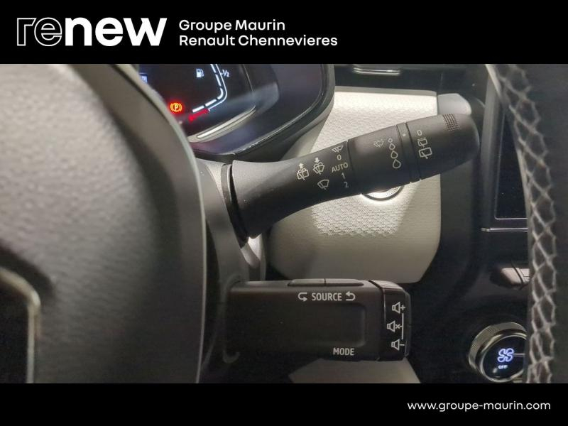 RENAULT Clio d’occasion à vendre à CHENNEVIÈRES-SUR-MARNE chez ADP - SOVEA 94 (Photo 19)