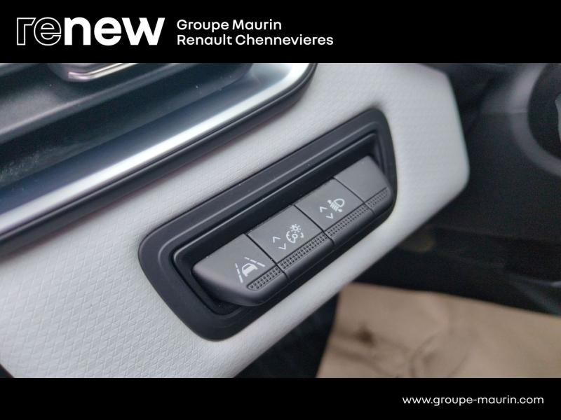 RENAULT Clio d’occasion à vendre à CHENNEVIÈRES-SUR-MARNE chez ADP - SOVEA 94 (Photo 16)