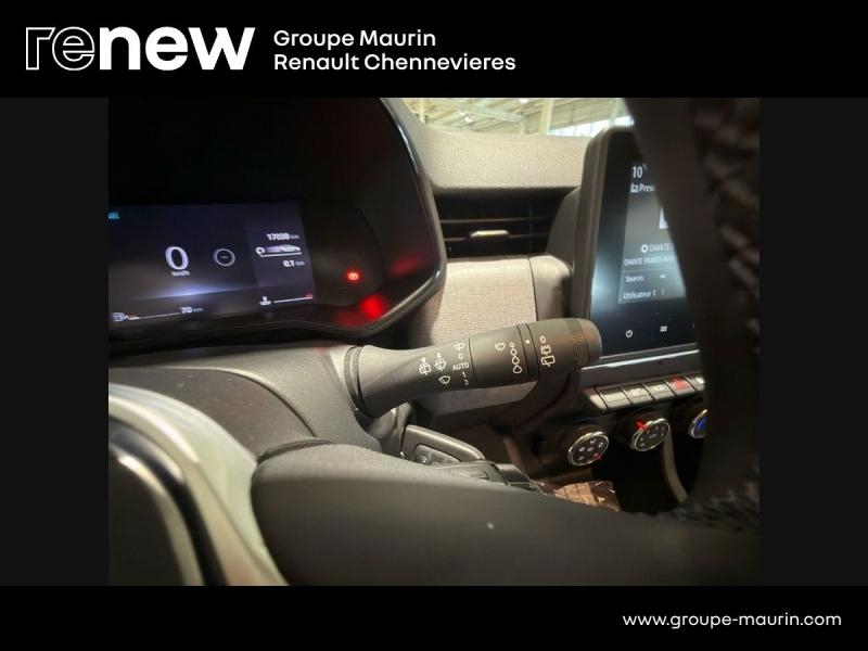 RENAULT Clio d’occasion à vendre à CHENNEVIÈRES-SUR-MARNE chez ADP - SOVEA 94 (Photo 20)