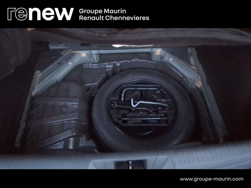 RENAULT Megane d’occasion à vendre à CHENNEVIÈRES-SUR-MARNE chez ADP - SOVEA 94 (Photo 10)