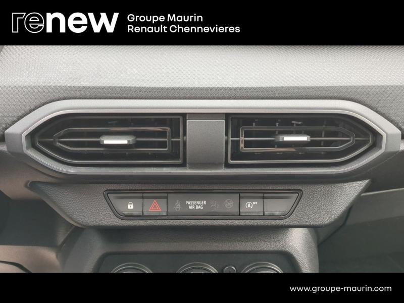 DACIA Sandero d’occasion à vendre à CHENNEVIÈRES-SUR-MARNE chez ADP - SOVEA 94 (Photo 18)