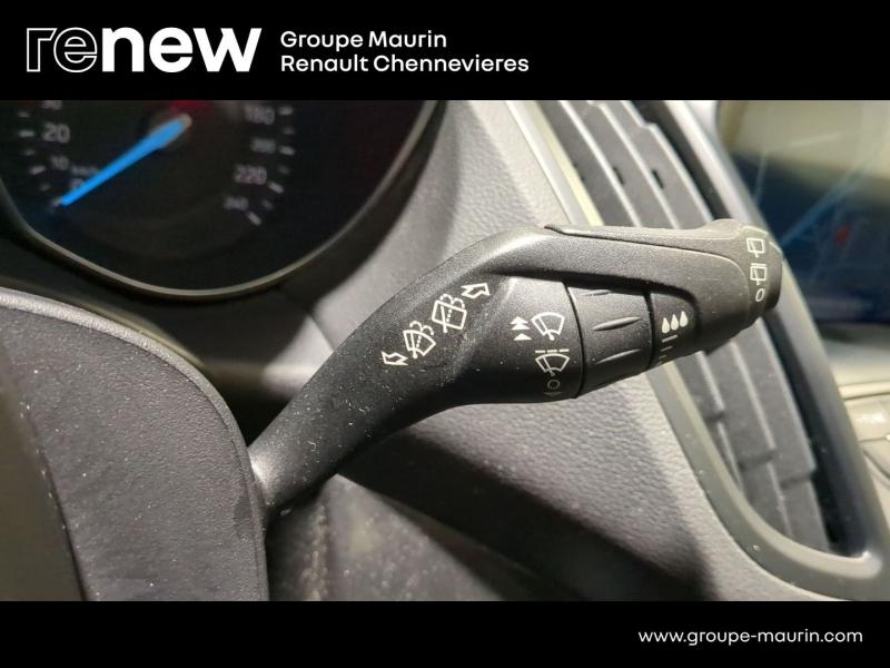 FORD Kuga d’occasion à vendre à CHENNEVIÈRES-SUR-MARNE chez ADP - SOVEA 94 (Photo 18)