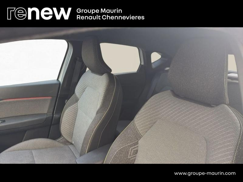 RENAULT Captur d’occasion à vendre à CHENNEVIÈRES-SUR-MARNE chez ADP - SOVEA 94 (Photo 14)